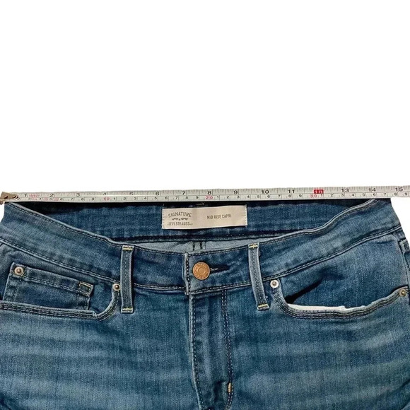 Levi’s Signature Mid Rise Capri Blue Denim Women’s Jeans - Picture 6 of 6